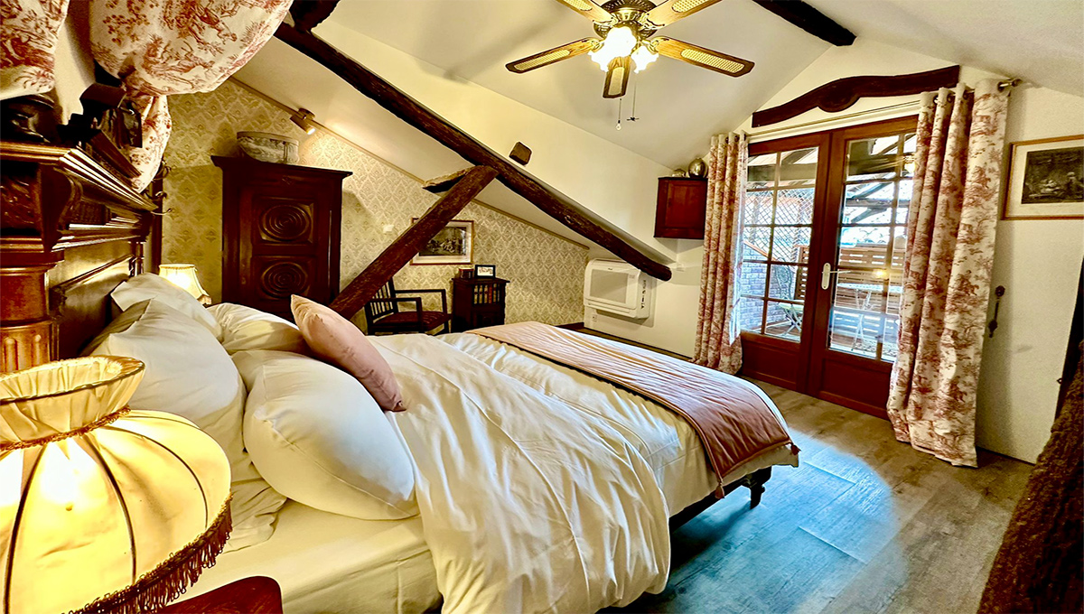 Chambre Le Colombier - Cliquer pour avoir accès à la vidéo Youtube